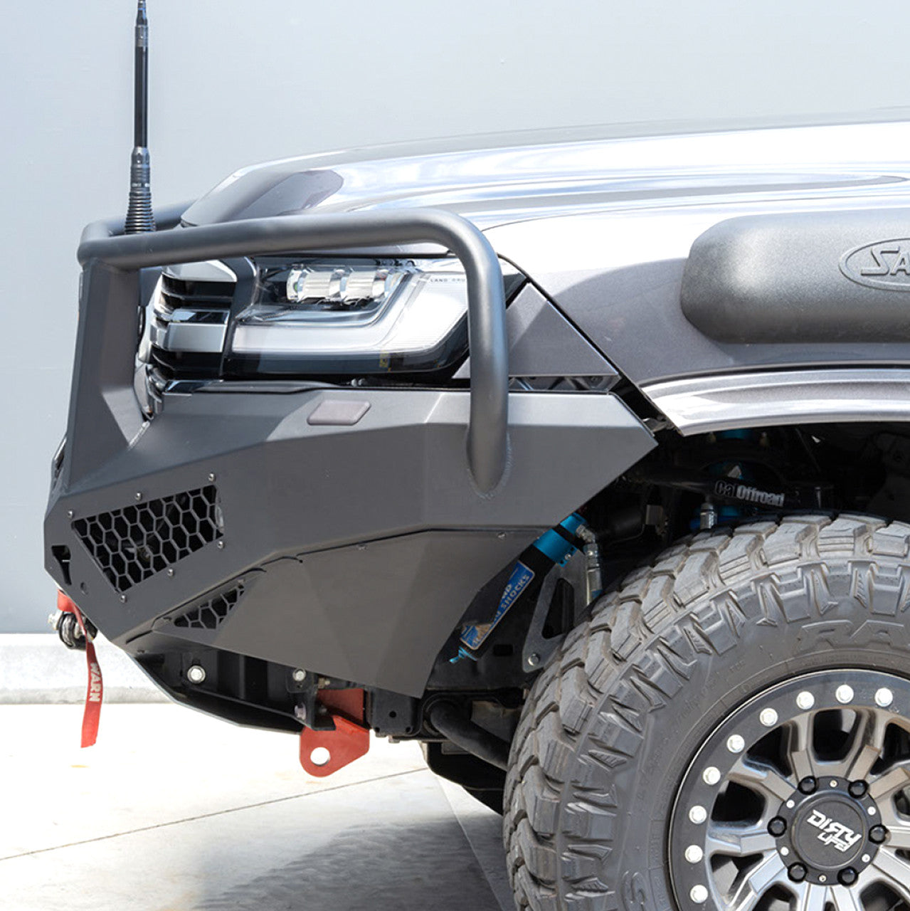 Toro Bull bar, Suitable for Toyota Land Cruiser 300 Series, 2021 on (SUPPLIED & FITTED IN STORE ONLY) - Image 2