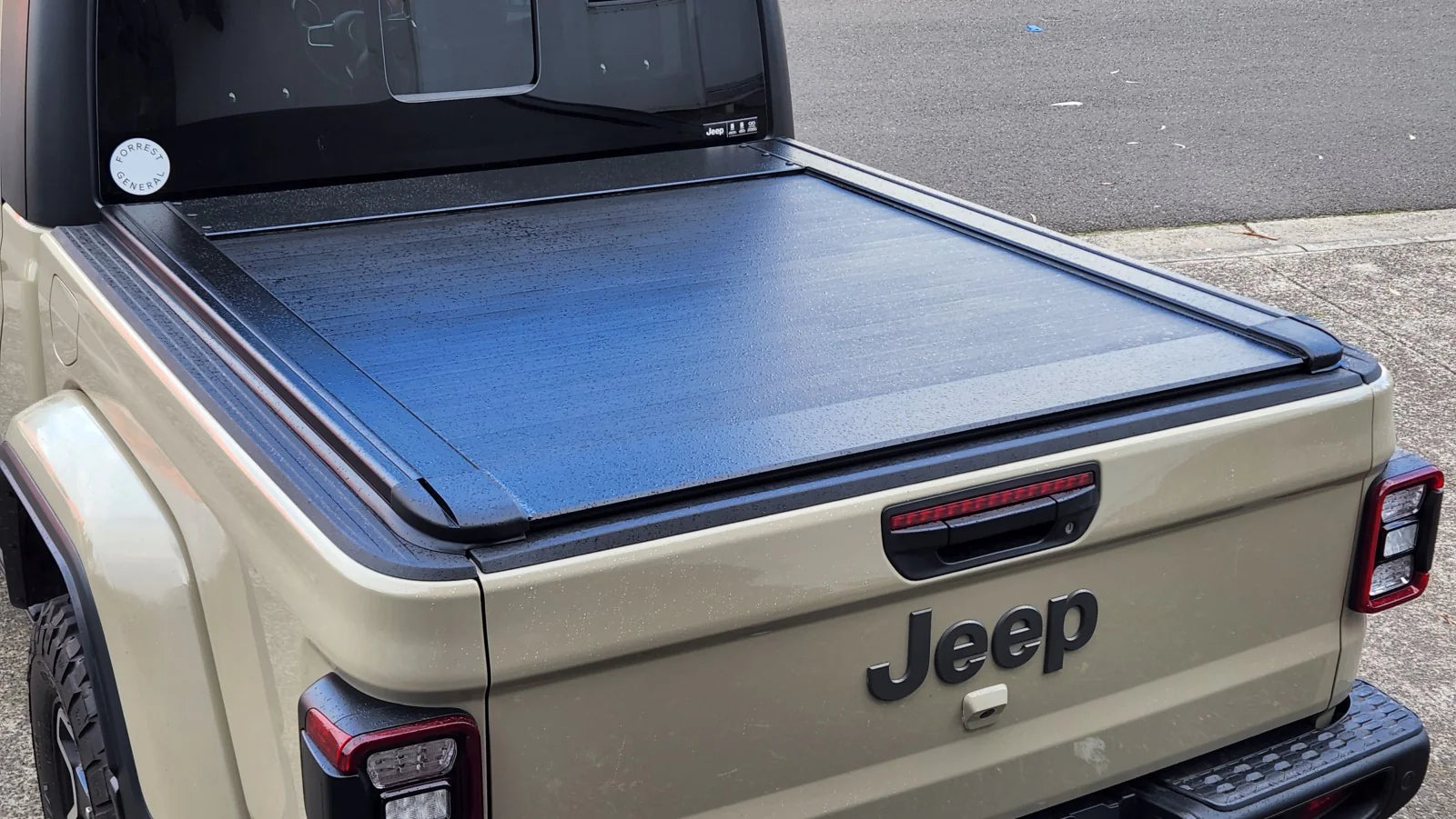 Jeep GLADIATOR DC 2019-2022 ELECTRIC ROLLER SHUTTER COVER tonneau hard lid (SUPPLIED & FITTED IN STORE ONLY) - Image 2