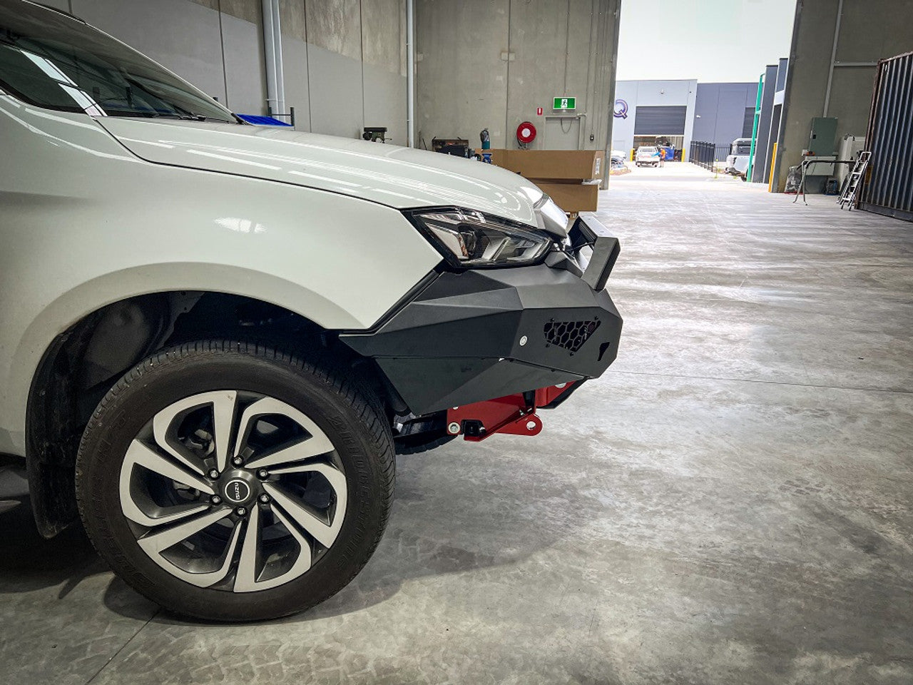 Predator Bull bar, Isuzu MUX 2021-2024 (SUPPLIED & FITTED IN STORE ONLY) - Image 3