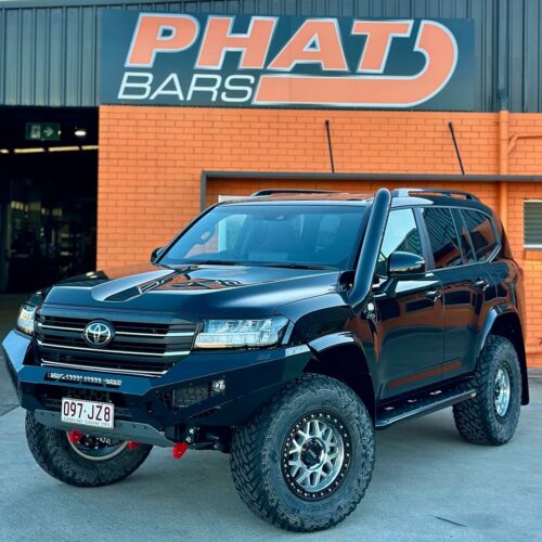 Toyota Landcruiser 300 Series (2021-present) 5″ Snorkel AVAILABLE IN MATT BLACK, SATIN BLACK OR POLISHED (SUPPLIED & FITTED IN STORE ONLY)